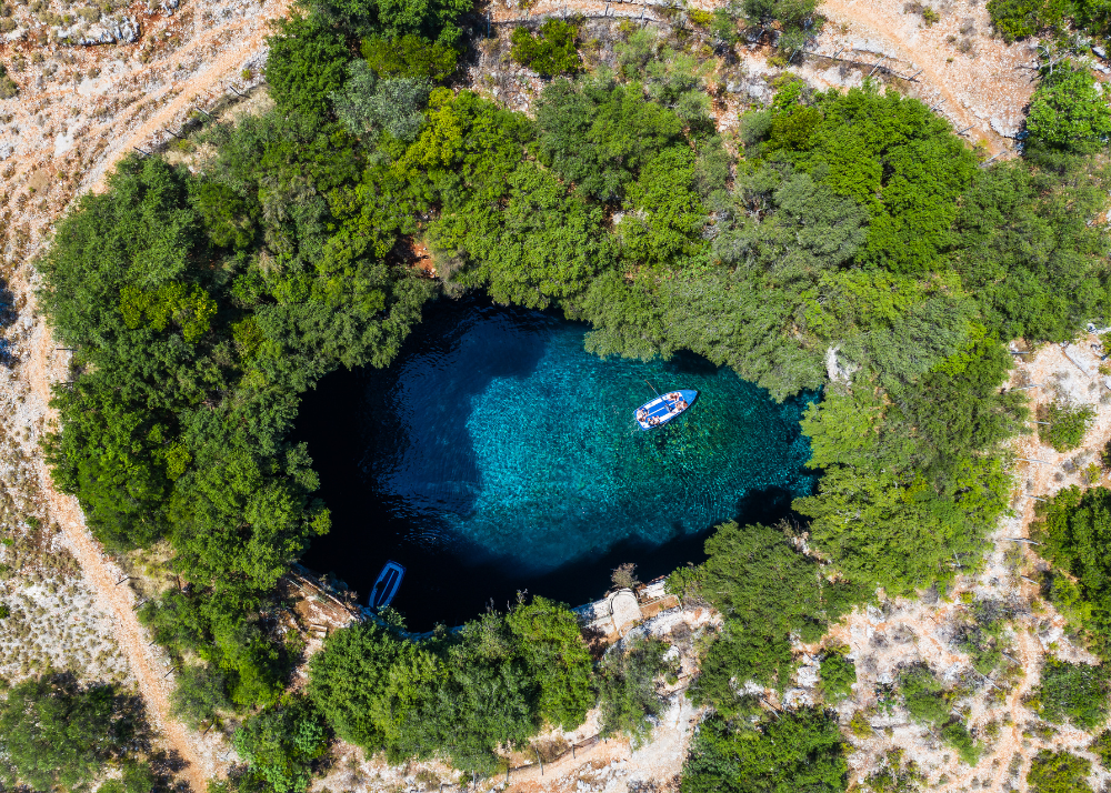 Grčka, turisti, Srbi, prvi izbor, destinacija, leto, letovanje, Kefalonija, Lefkada, Zakintos, more, plaža, priroda, odmor, mir, noćni život, vesti, Balkan travel, news, tourism, destination, Greece, beach, sea, summer, holiday, first choice, Serbia, Serbian tourists, 2025