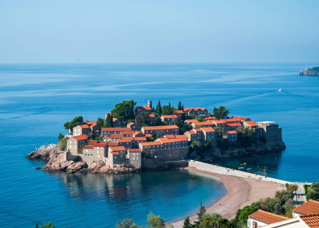 last minute ponude, atrakcije, destinacije, aranžamani, popusti, Grčka, Turska, Krit, Rodos, Kušadasi, Antalija, Oktopod travel, Viva travel, Balkan travel, vesti, leto 2026, Crna Gora, Montenegro