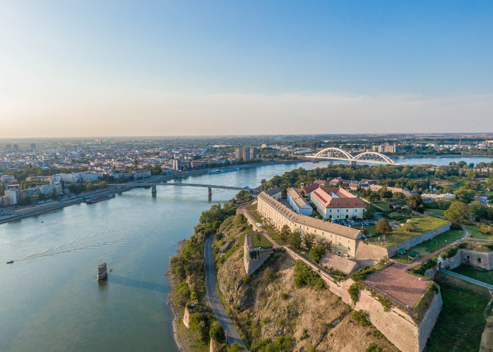 Petrovaradin, tvrđava, Novi Sad, Vojvodina, 2026, leto, Srbija, turizam, putovanje, destinacije, Balkan travel
